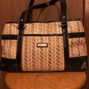 Meet your Posher, Amina